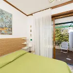 Giovannella, Apartment *