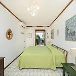 Giovannella, Apartment