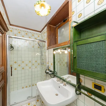 Giovannella, Apartment *